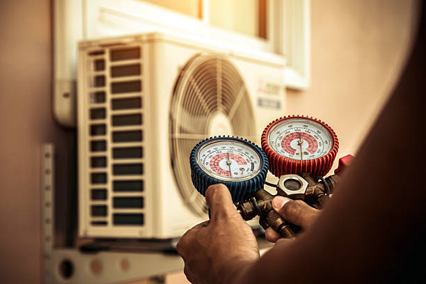 Professional Hvac technician working in Rosedale, NY
